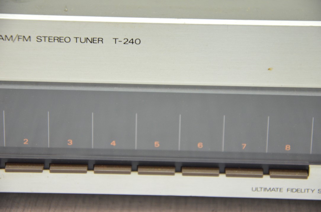 Luxman T-240 Tuner