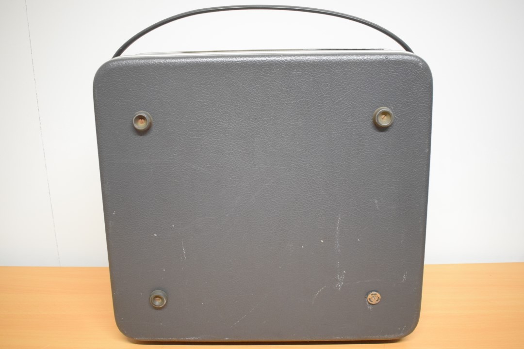 Telefunken Magnetophon 85 KL Tube Tape Recorder – Grey front Telefunken Magnetophon 85 KL Tube Tape Recorder – Grey front