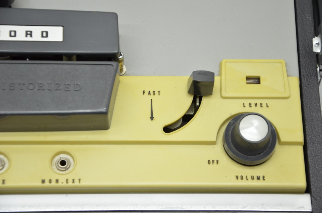 Concord Model 120 portable tape recorder – 120 VOLT