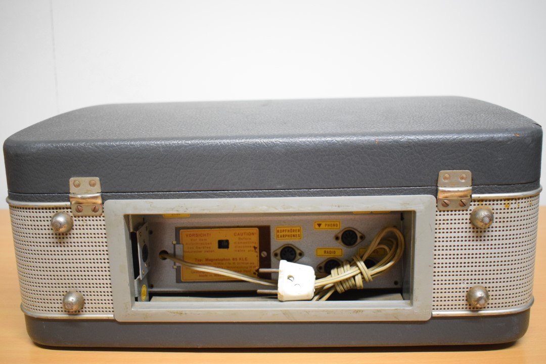Telefunken Magnetophon 85 KL Tube Tape Recorder – Grey front Telefunken Magnetophon 85 KL Tube Tape Recorder – Grey front