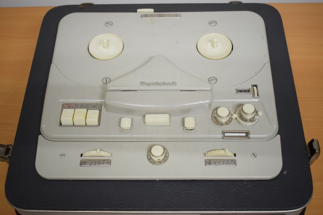 Telefunken Magnetophon 85 KL Tube Tape Recorder – Grey front