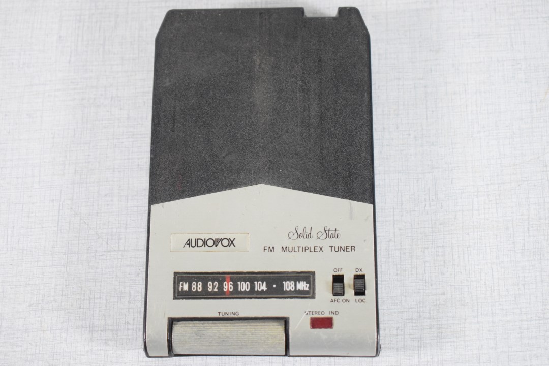 Audiovox – 8Track to tuner adapter