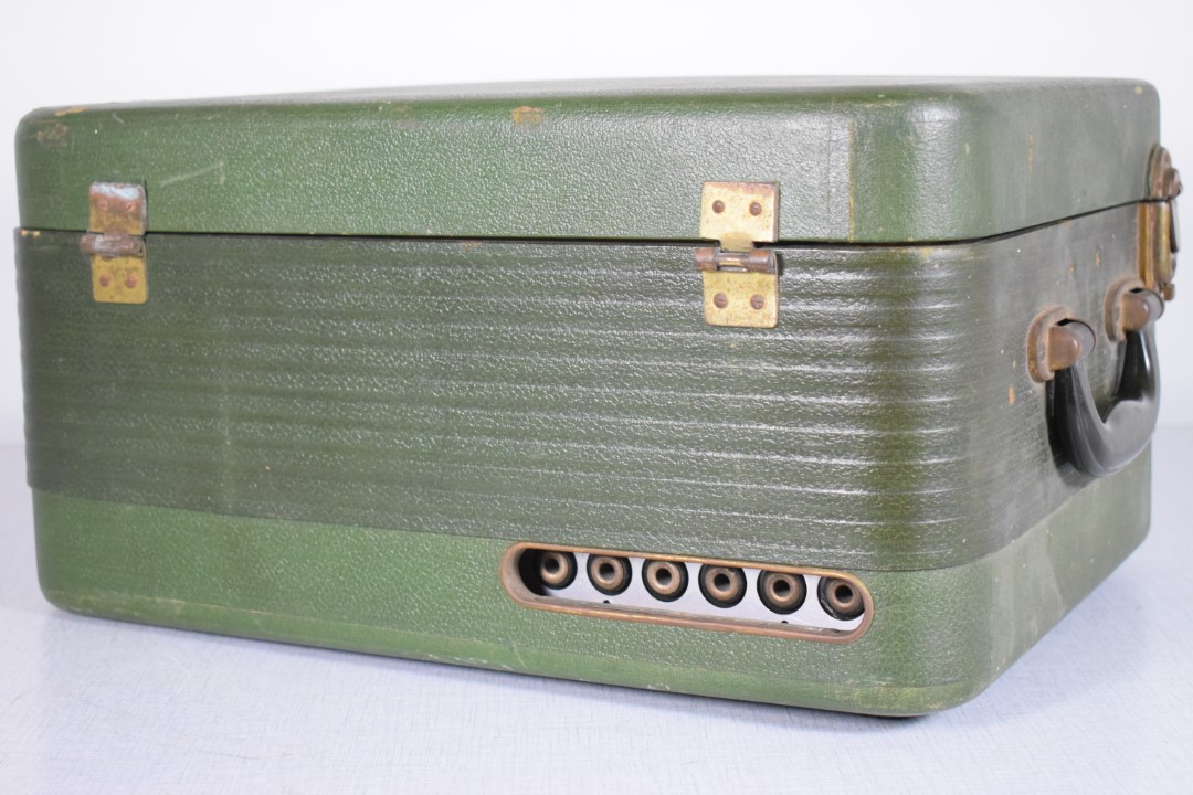 Grundig Reporter TK-700 Tube Tape Recorder – Color: GREEN
