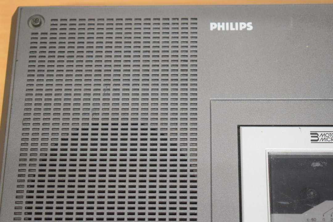 Philips D6920 Silver portable Cassette Deck