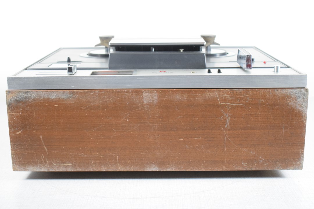 Hitachi TRQ-730D Tape Recorder