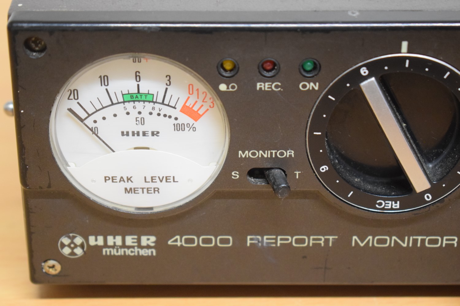 Uher 4000 Report Monitor Portable Mono Tape Recorder