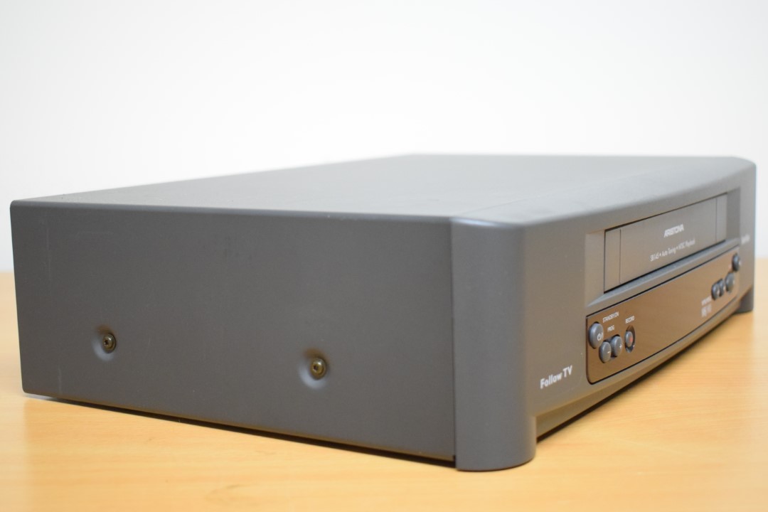 Aristona SB145 VCR Videorecorder with remote control