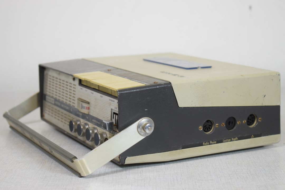 Uher 4000 Report-S portable Transistor Tape Recorder Uher 4000 Report-S portable Transistor Tape Recorder