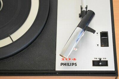 Philips Model 22GA104 Stereo Turntable
