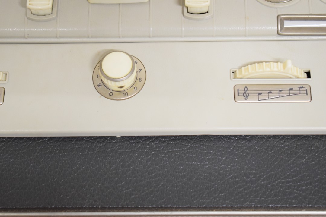 Telefunken Magnetophon 85 KL Tube Tape Recorder – Grey front Telefunken Magnetophon 85 KL Tube Tape Recorder – Grey front