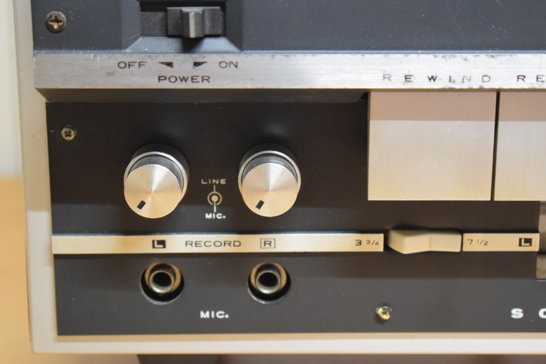 Akai X-300 – 4Track Tape Recorder Akai X-300 – 4Track Tape Recorder