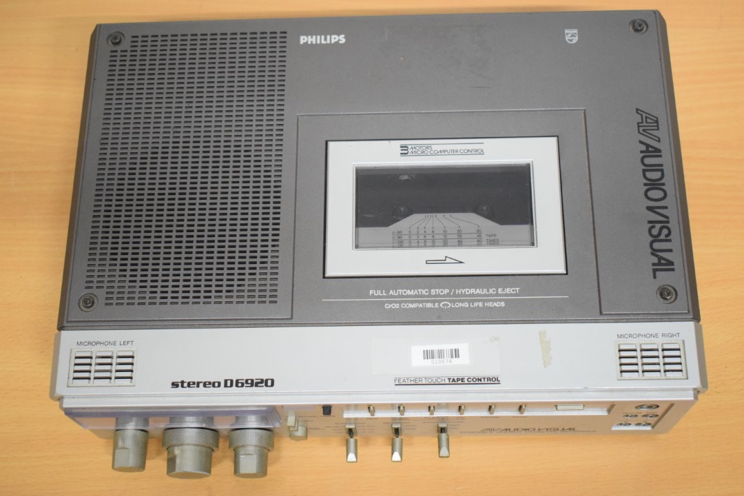 Philips D6920 Silver portable Cassette Deck