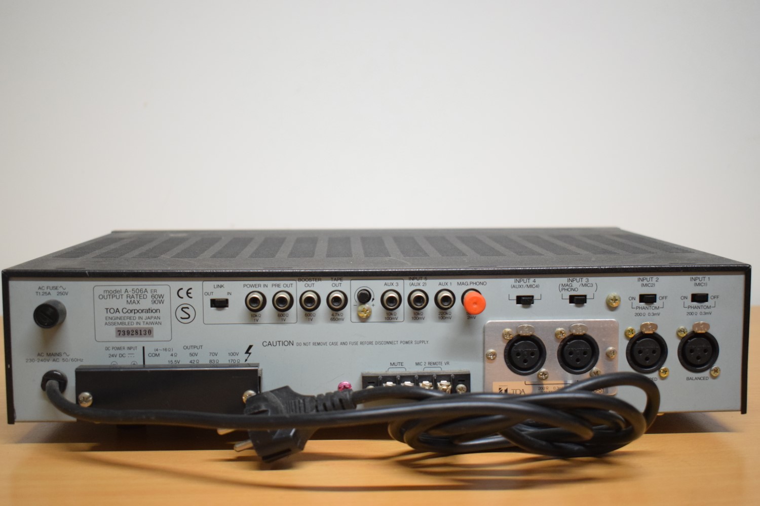 TOA 500 Series A-506A PA / Mixer Amplifier