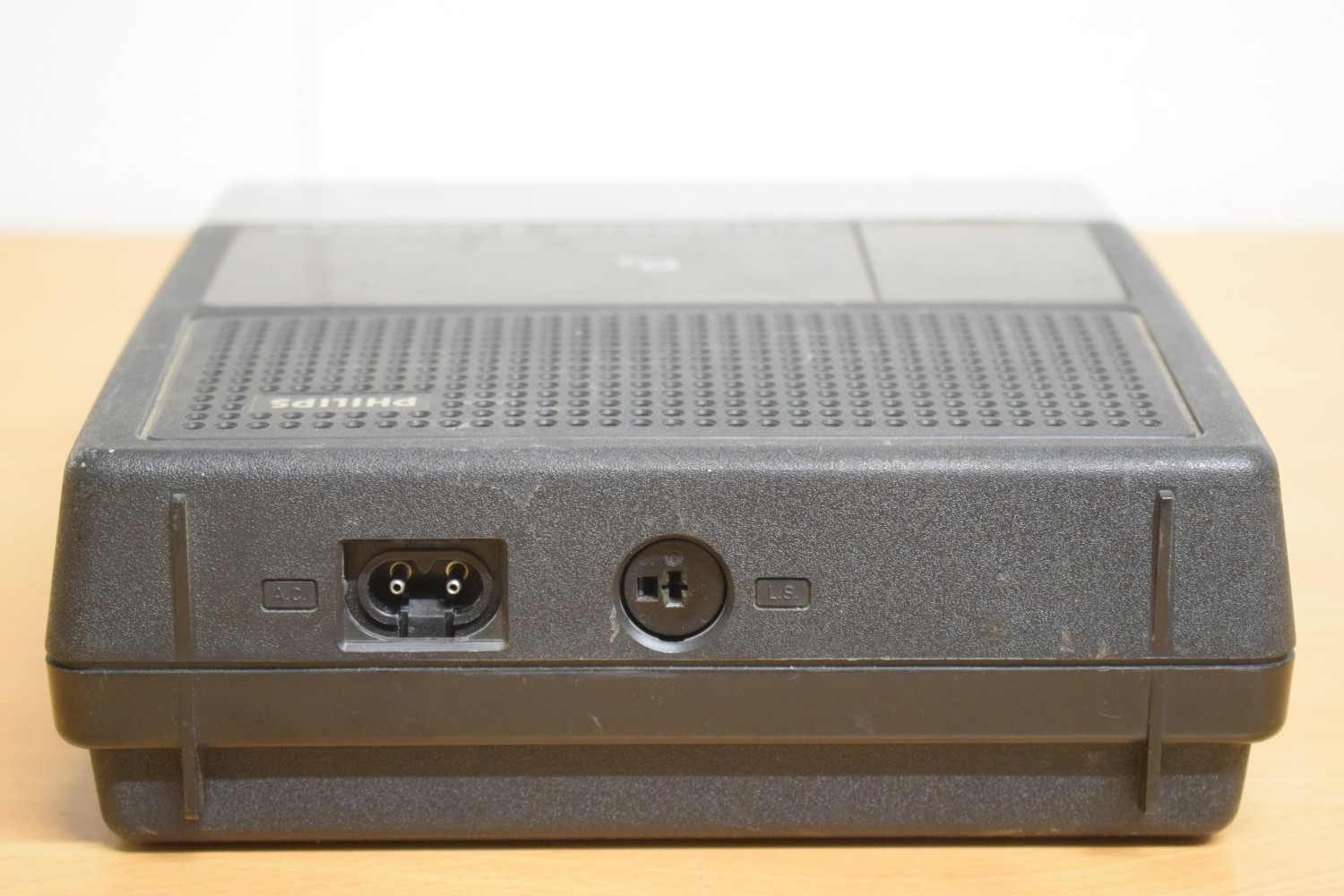 Philips N2221 Portable Cassette Deck