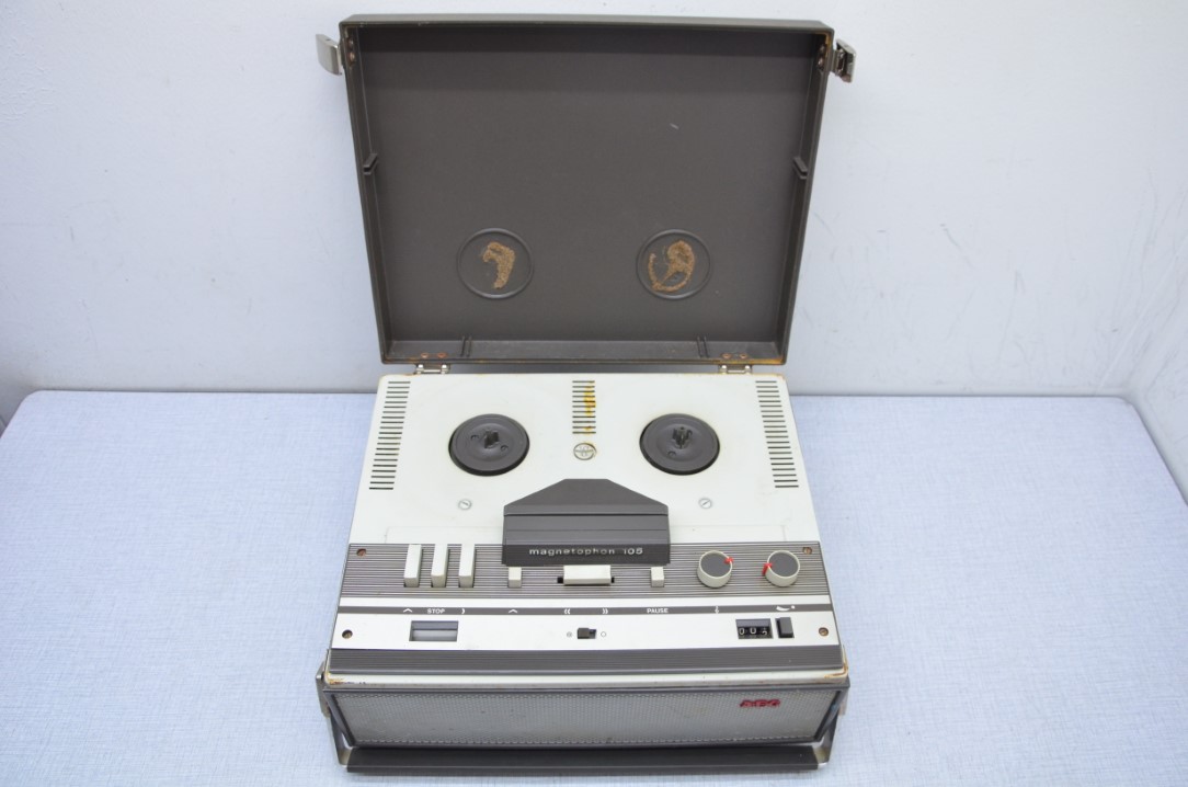 AEG Magnetophon 105 Tube Tape Recorder