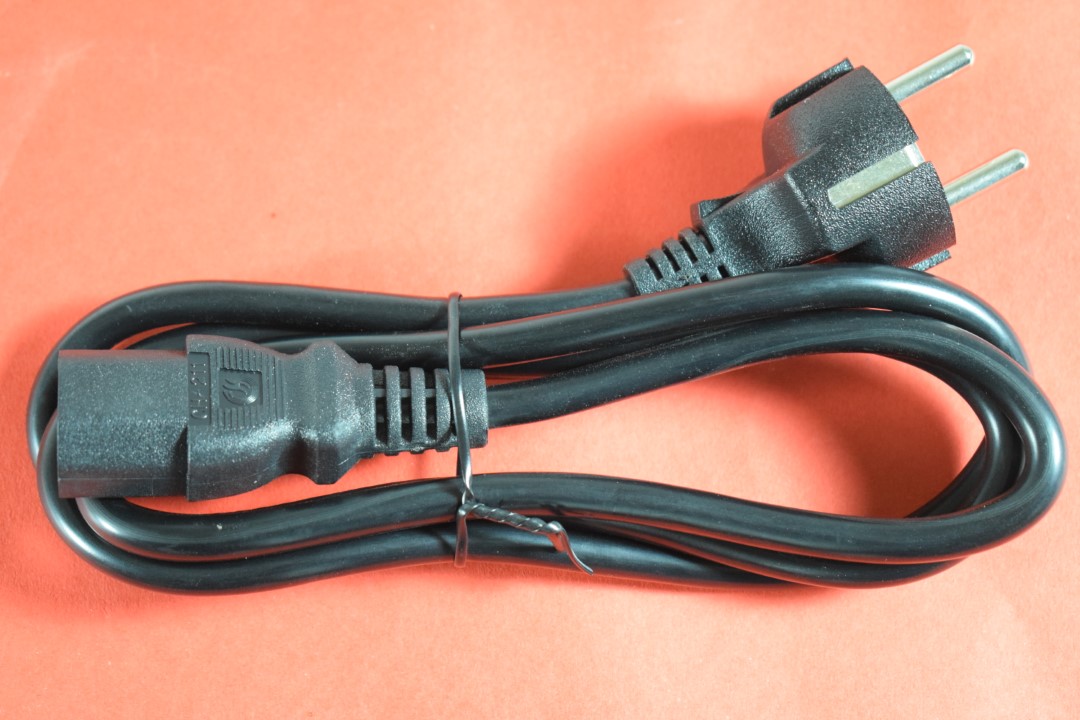 NEW: Power cable / Power cord for PC / Computer / Monitor C13 Connector 1,5m