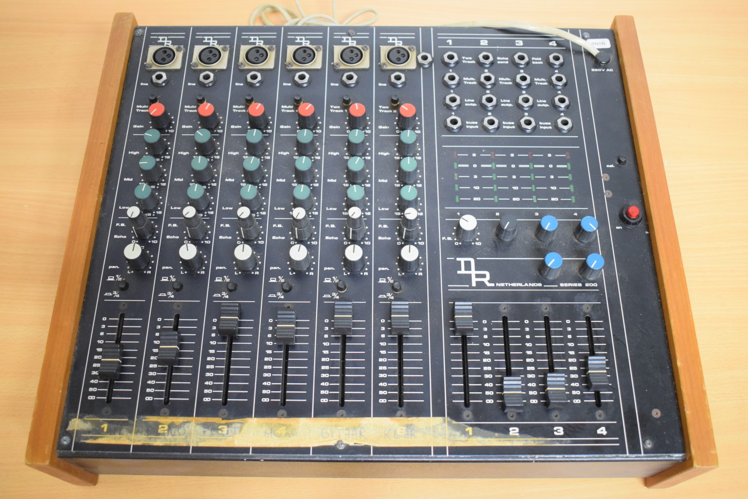 D&R Netherlands – Series 200 analog mixer