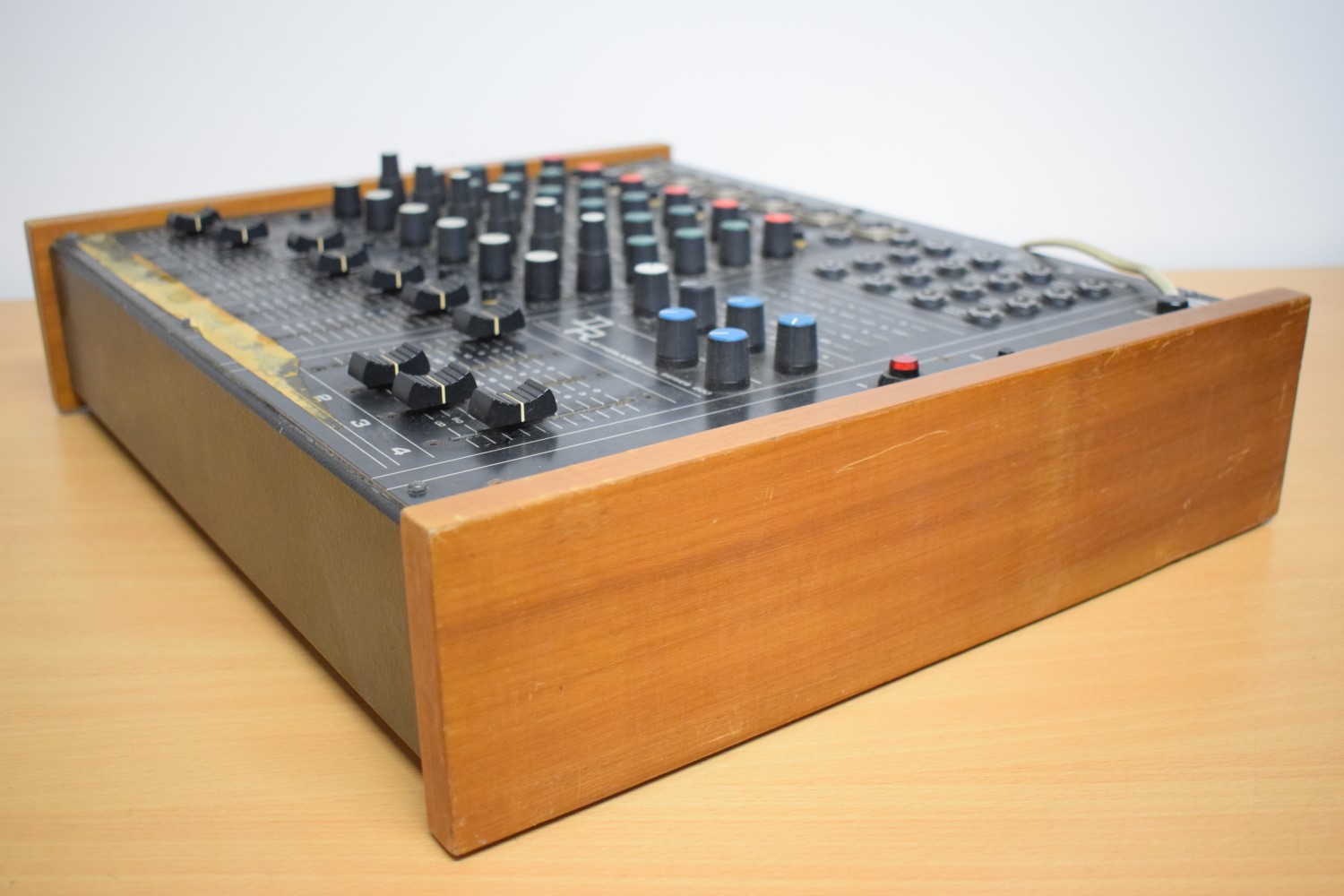 D&R Netherlands – Series 200 analog mixer