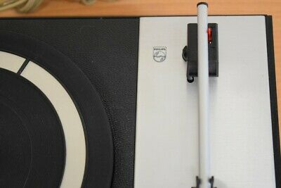 Philips Model 22GA104 Stereo Turntable