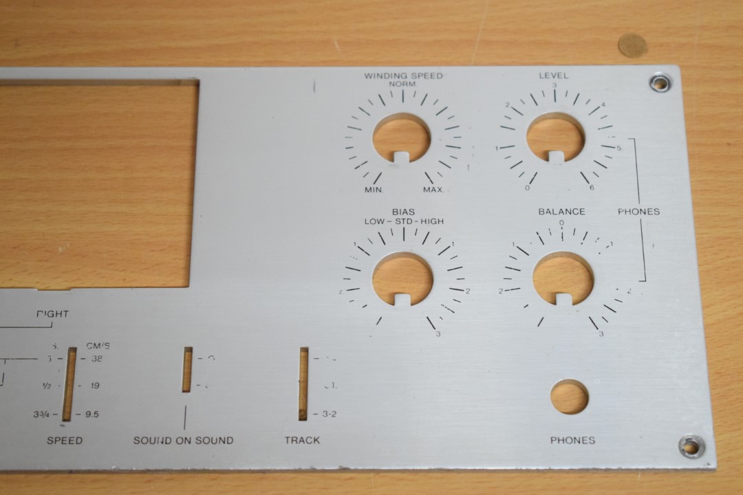 Philips N4520 Tape Recorder - lower part front plate 
