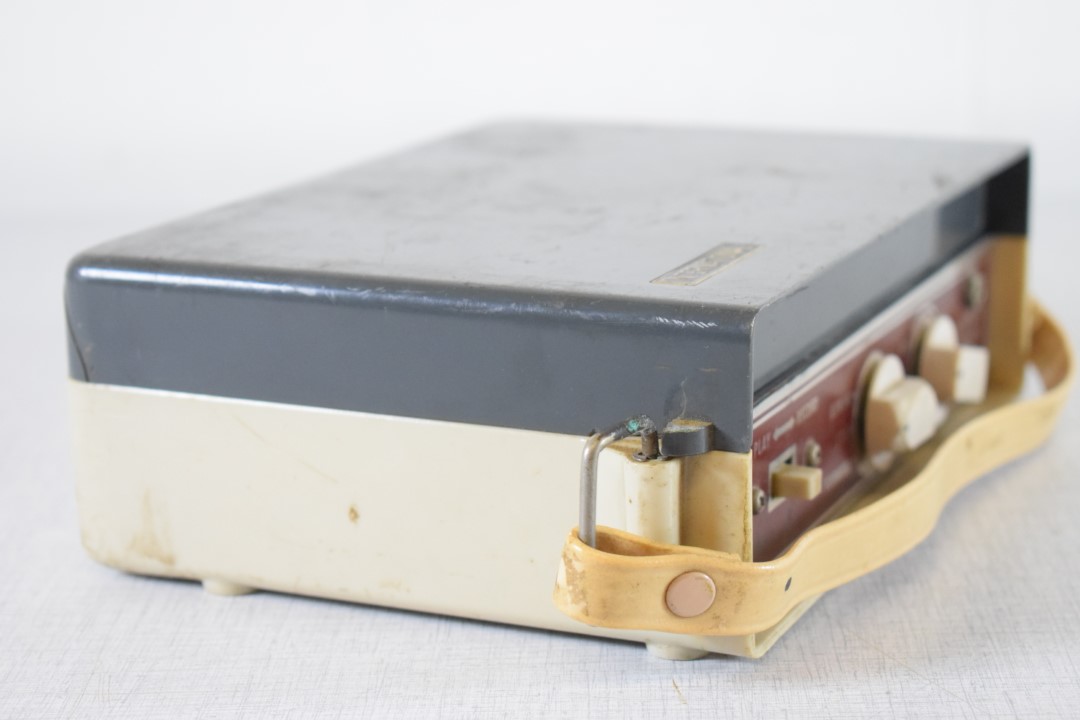 International 4TR-4411 Portable Tape Recorder