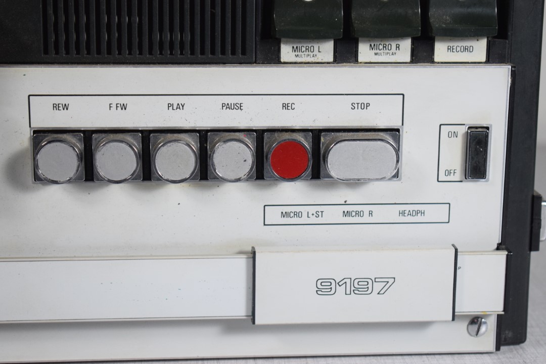 Aristona SR-9197 2 head taperecorder Aristona SR-9197 2 head taperecorder